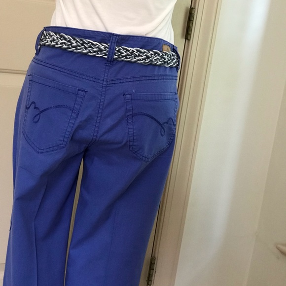 Periwinkle Capri’s by Bandolino. Size 6 - Picture 2 of 7